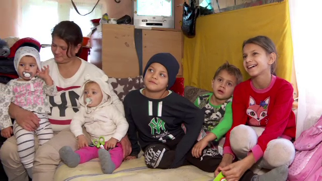 O familie cu cinci copii din Golăiești are nevoie de ajutorul oamenilor cu suflet. Locuiesc și mănâncă într-o singură cameră