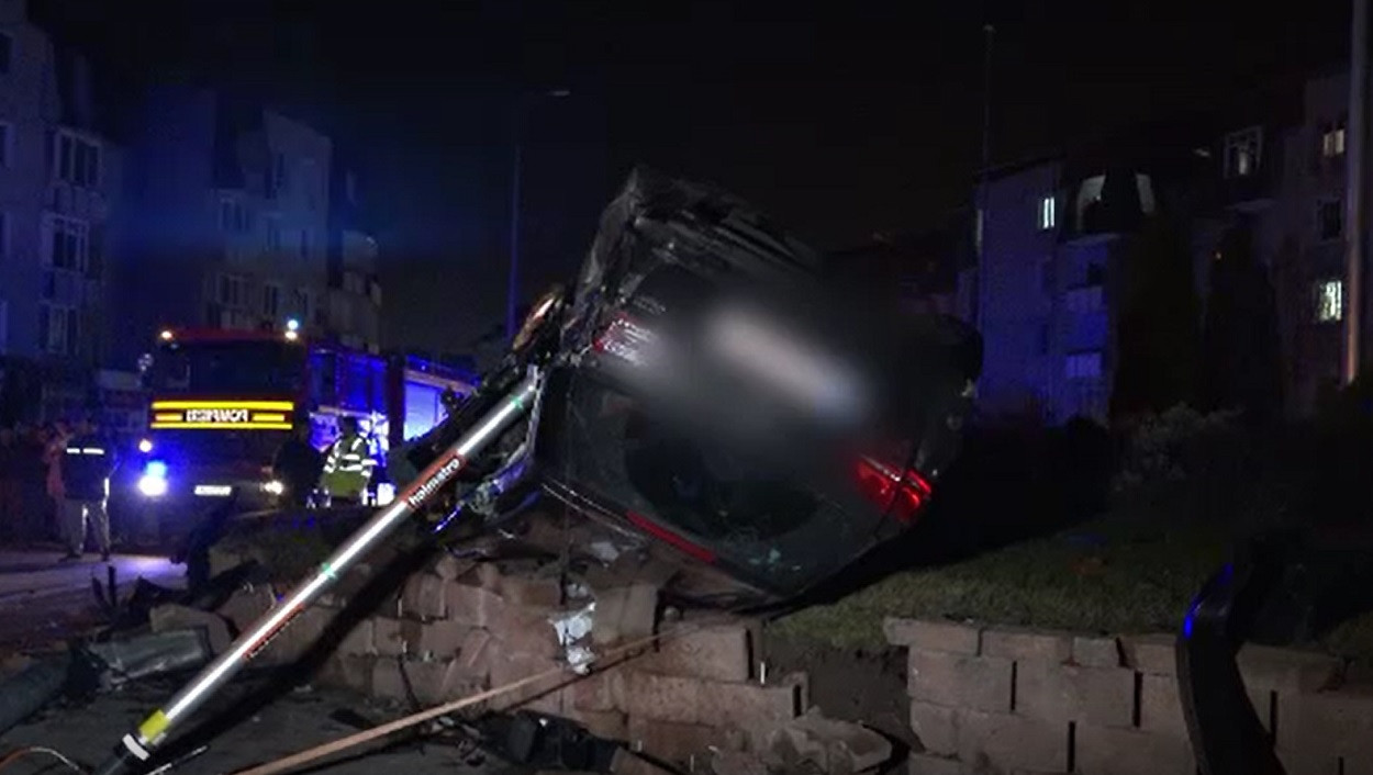 Accident înfiorător filmat în Sebeș. Un tânăr de 21 de ani a murit după ce a intrat cu mașina într-un sens giratoriu