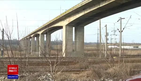 Cadavrul unui bărbat a fost descoperit sub un pod din Galați. Ce avea asupra lui