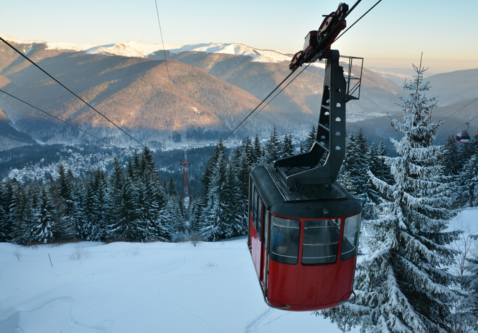 Anunțul autorităților din Sinaia: nu se schiază din cauza înghețului și viscolului. Instalațiile care funcționează parțial