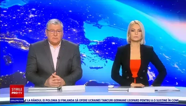 Mașină incendiată în pe o stradă din sectorul 2 al Capitalei. Focul a pornit imediat după ce a fost parcată