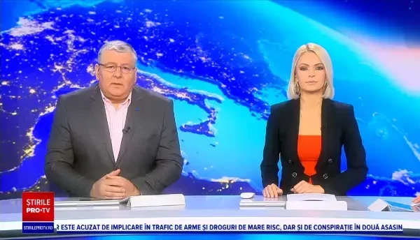 Șofer filmat cu un cal legat de mașină. De ce este căutat și cel care a filmat