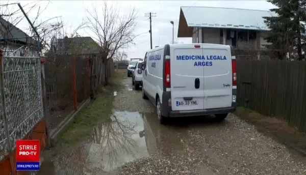 Un bărbat din Argeș și mama lui au fost găsiți morți în casă. Criminaliștii încearcă să elucideze misterul