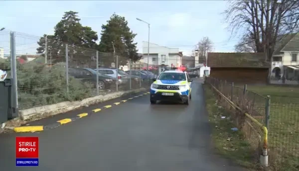 Femeie tâlhărită de un bărbat după ce ar fi refuzat să întrețină relații sexuale cu el, pe marginea DN 72