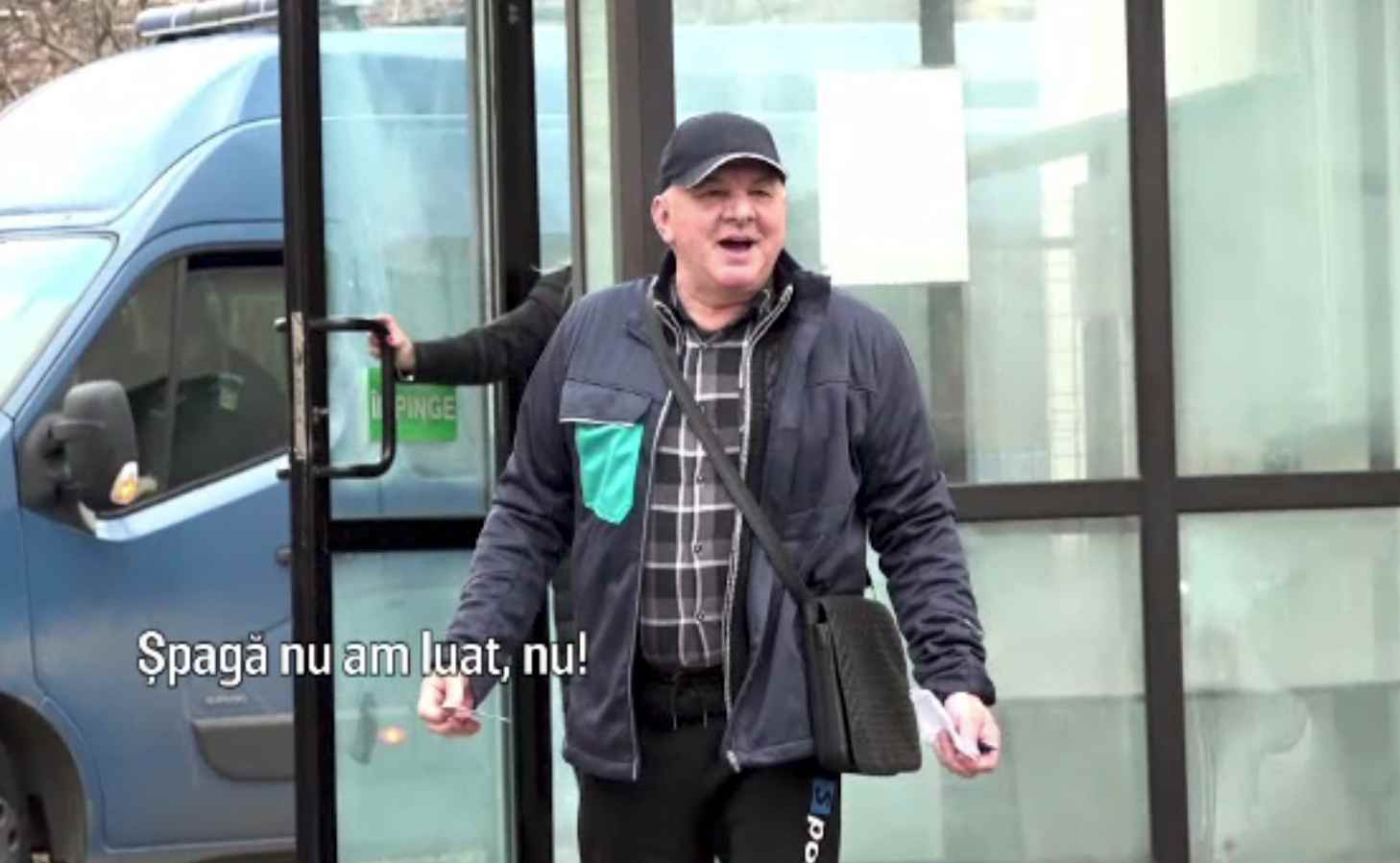 Angajat dus în fața procurorilor în dosarul corupției din vămi: „Nu ştiu, păi dacă ştiam, veneam ca proasta?”