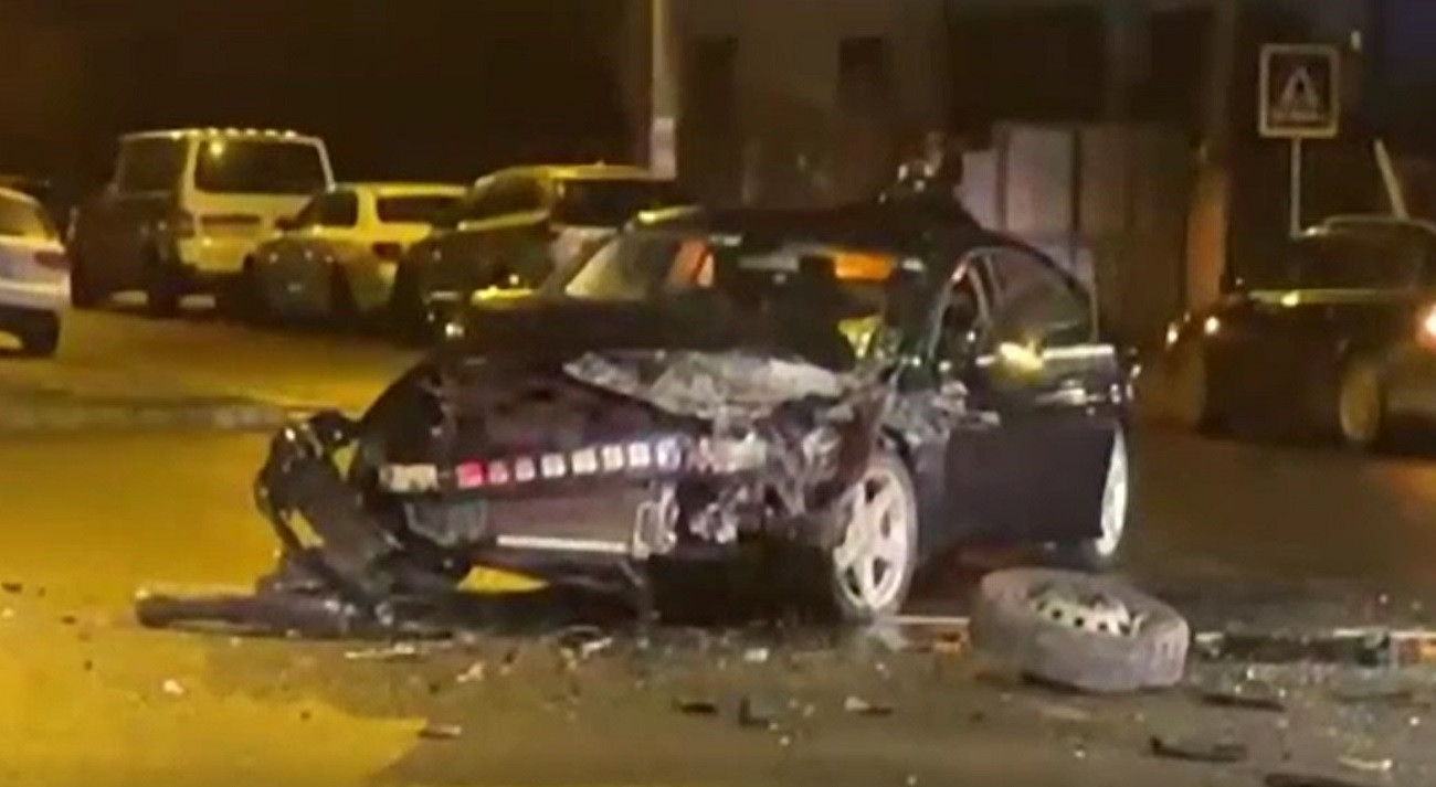 Patru persoane au ajuns la spital, după ce o mașină și un microbuz s-au lovit frontal în Sibiu