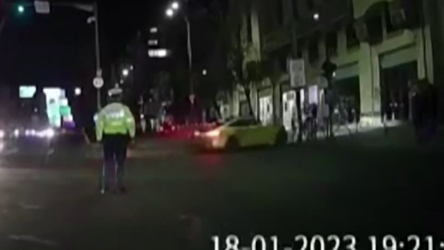 Incident în București. Pieton aflat la un pas de moarte după ce un șofer a pierdut controlul volanului şi a ajuns pe trotuar