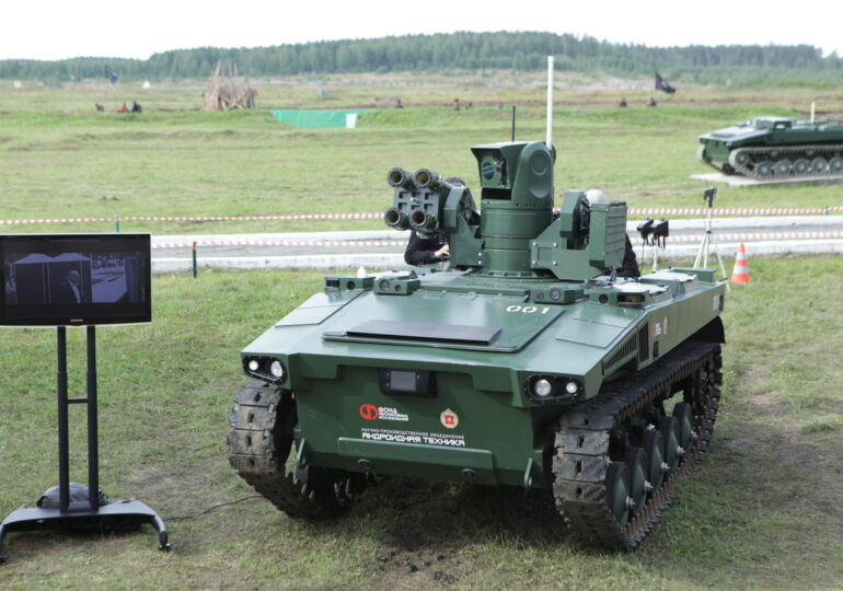 Robotul cu care se laudă rușii nu poate schimba cursul războiului: Un paznic care a devenit soldat