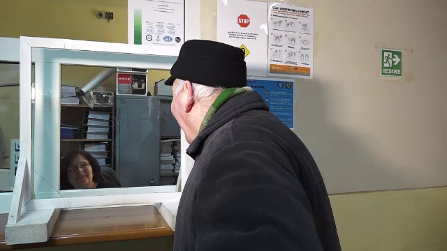 Digitalizarea le dă bătăi de cap funcționarilor din Luduș. Oamenii nu și-au putut plăti impozitele și au fost reprogramați