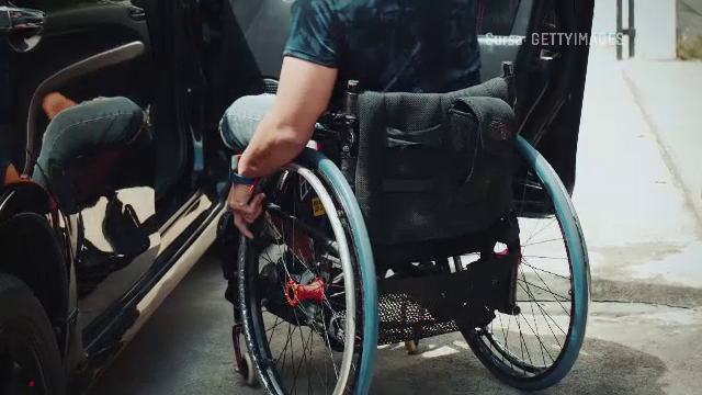 Persoanele cu handicap aflate în grija statului vor fi mutate din centre în locuințe obișnuite. Serviciile decontate de stat