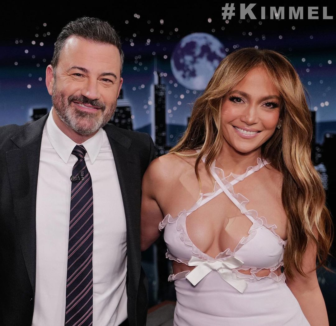 Jennifer Lopez, apariție incendiară într-o emisiune TV. Ce a pățit înainte de nunta cu Ben Affleck | GALERIE FOTO