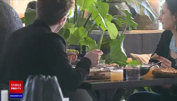 S-au schimbat obiceiurile celor care ies la restaurant. Preparatul preferat al românilor când comandă mâncare