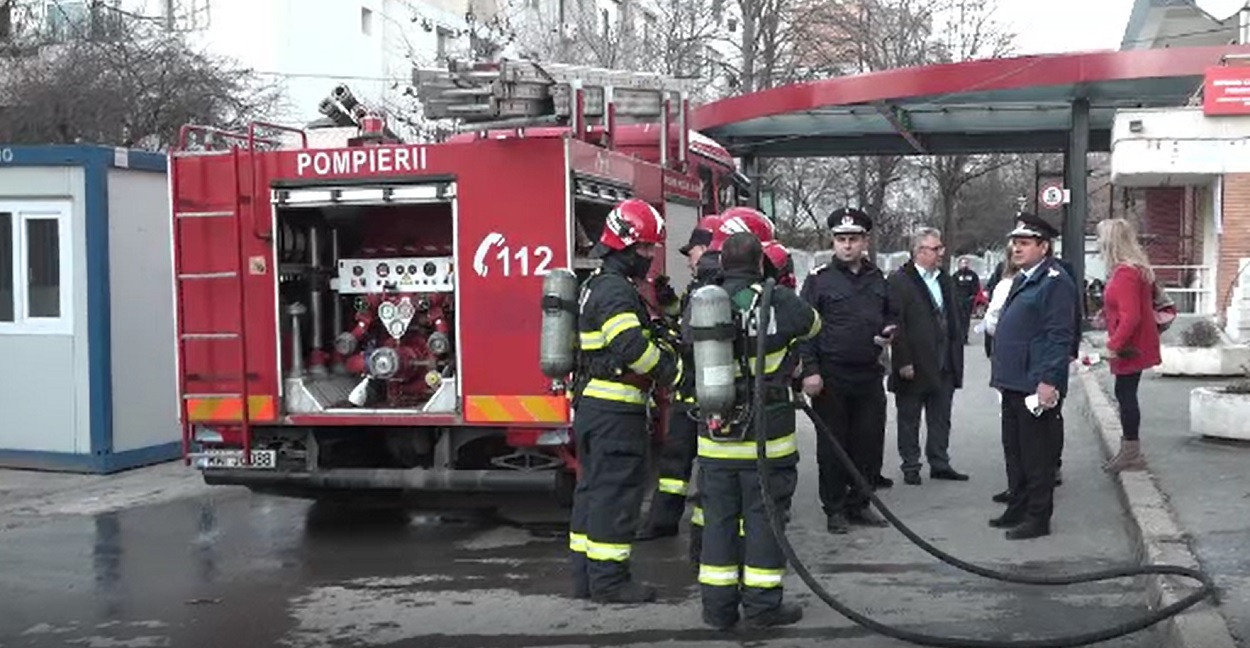 Incendiu la Spitalul de Copii din Galaţi. Peste 100 de persoane, inclusiv mame cu copii, au fost evacuate