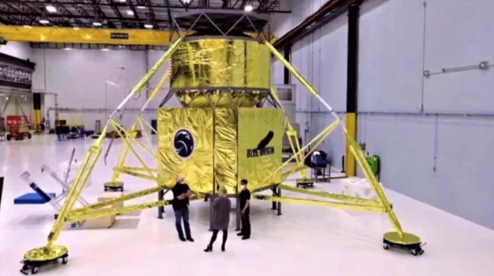 Zeci de mii de opere de artă, în patru capsule ale timpului, ajung pe Lună. Sunt și românești