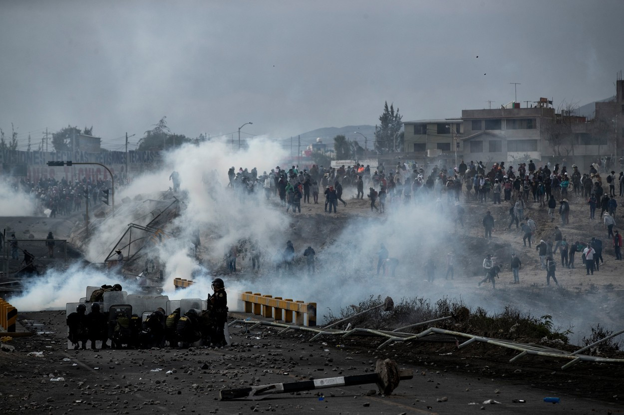 Ce trebuie să știi despre protestele violente din Peru. Tensiunile care au răbufnit după zeci de ani