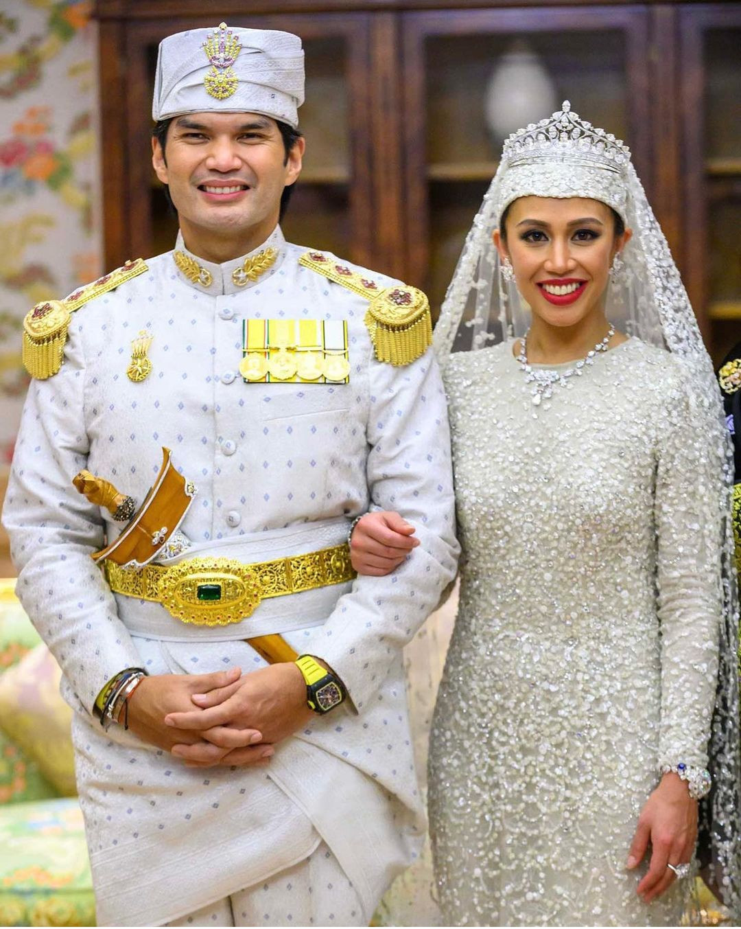 Nuntă regală fastuoasă în Brunei. Prințesa Azemah Bolkiah s-a căsătorit cu verișorul ei, prințul Muda Bahar - GALERIE FOTO