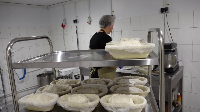 Cum au reușit mai mulți români să dezvolte mici afaceri în timpul pandemiei. ”Am început cu o încăpere de trei pe trei”