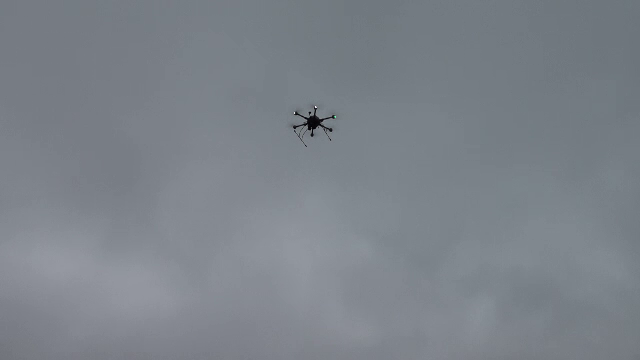 Experiment făcut în premieră în România. Cum ar putea revoluționa dronele modul în care probele biologice ajung în spitale