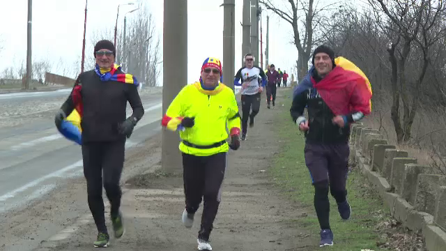 Peste 20 de persoane au sărbătorit Mica Unire alergând 21 de kilometri. Semimaratonul a devenit o tradiție la Galați
