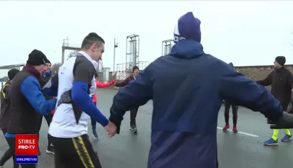 Peste 20 de persoane au sărbătorit Mica Unire alergând 21 de kilometri. Semimaratonul a devenit o tradiție la Galați
