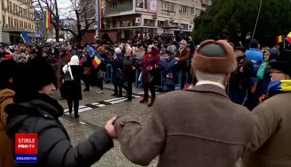 VIDEO. După ce au fost huiduiți la Iași, Marcel Ciolacu și Nicolae Ciucă nu au mai dansat în ”Hora Unirii”