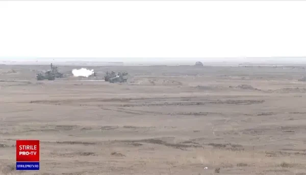 Exercițiu amplu, cu peste 200 de vehicule de război, în Galați. Sute de militari francezi se antrenează în Poligonul Smârdan