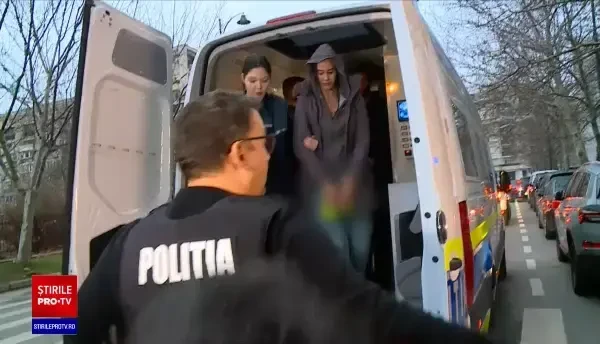 Frații Tate au fost scoși din arest, pentru a fi audiați. Andrew Tate: „Nu au nicio dovadă împotriva mea. Dosarul este gol”