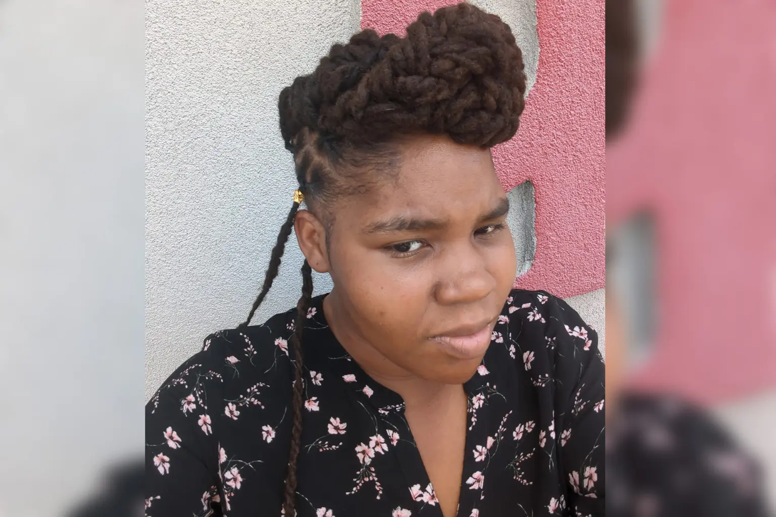 Angajata unui aeroport a fost „înghițită” de motorul unui avion care abia aterizase. Ce greșeală a făcut