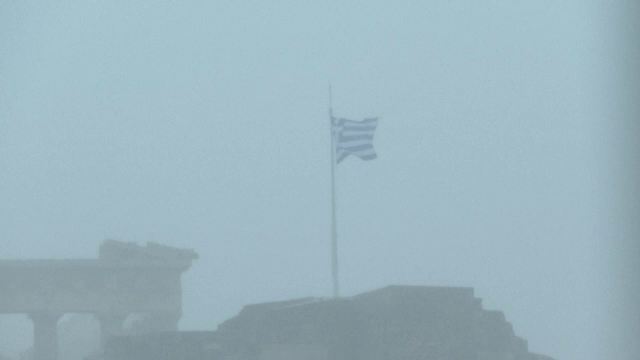 Avertizări cod roșu de precipitații și ninsori abundente în Grecia. Oamenii au fost sfătuiți să evite deplasările