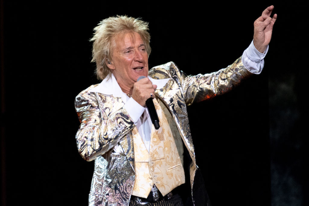 Rod Stewart s-a oferit să plătească radiografiile celor care sunt pe listele de aşteptare ale spitalelor britanice