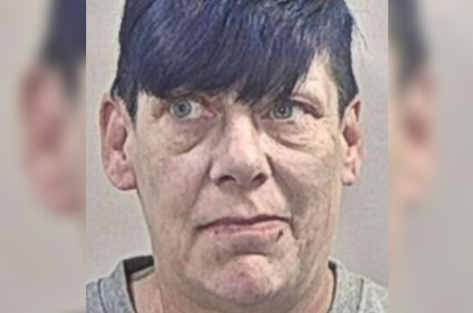 O femeie a vrut să incendieze casa unui bărbat care a dezamăgit-o în dragoste, dar a dat foc locuinței unui pensionar invalid