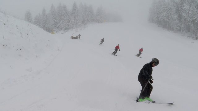 Zăpada târzie a lansat sezonul de schi. Cum arată vacanța decalată de iarnă a copiilor