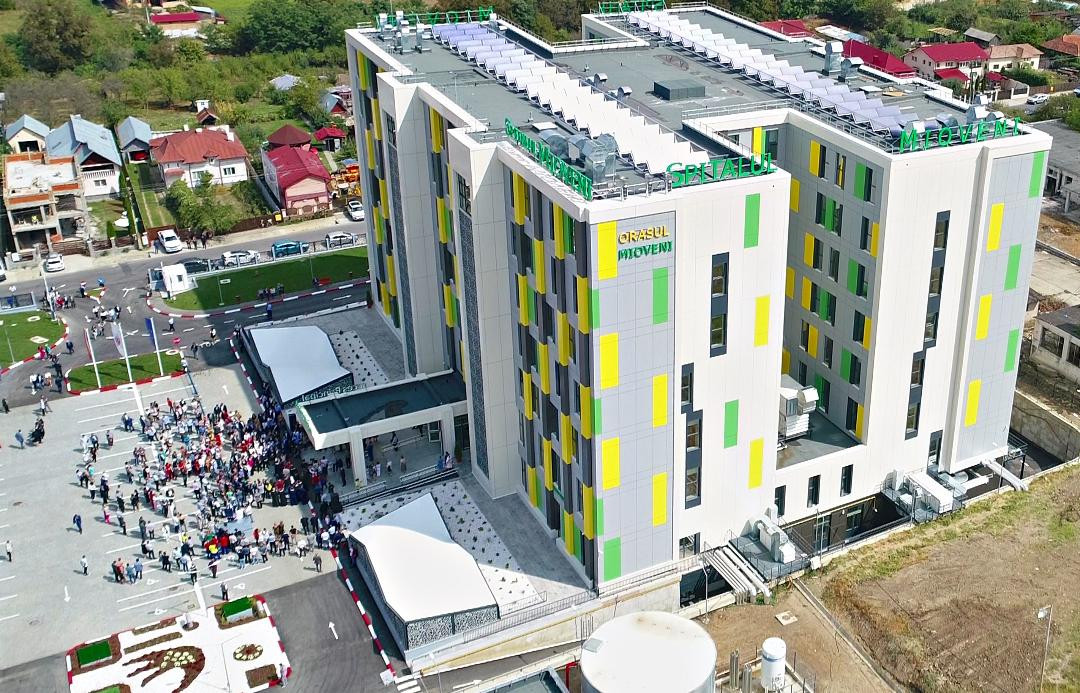 Cum arată spitalul de stat din Mioveni, printre puținele construite după 1989. ”Mulți s-au supărat că am început să muncim”