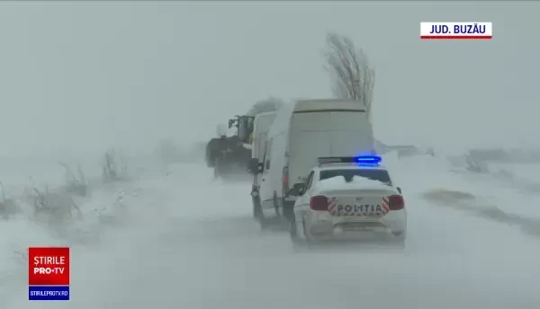 Iarna a pus stăpânire pe România. 27 de județe și Capitala se află, până duminică dimineață, sub avertizare de vreme severă
