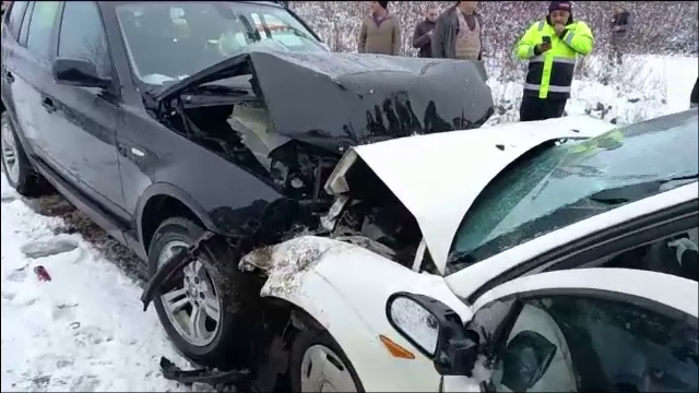 Un șofer și-a pierdut viața, iar alte două persoane au fost rănite într-un accident rutier, în Bistrița-Năsăud