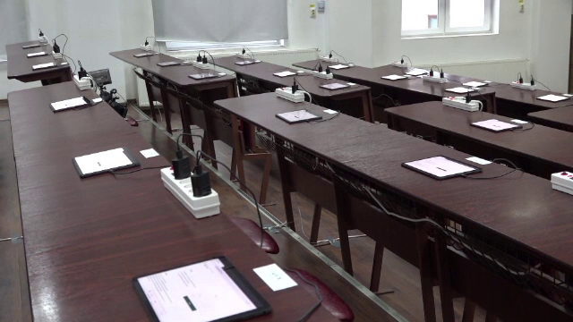 Peste 10.000 de studenți la Medicină renunță la examenele clasice. Un soft special le permite să dea testul pe tablete