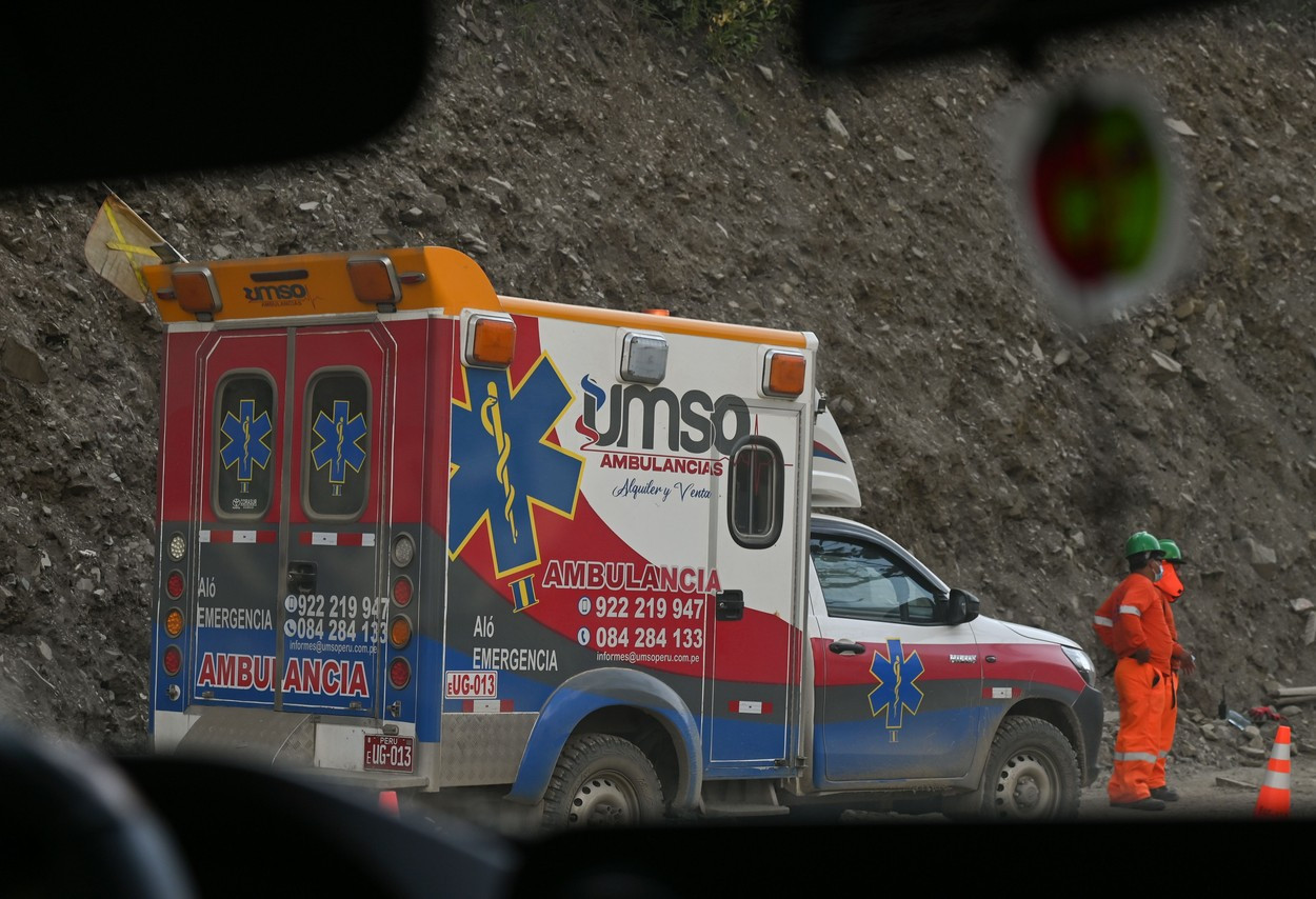 Tragedie în Peru. Ce puțin 25 de oameni au murit, după ce un autocar a căzut într-o prăpastie
