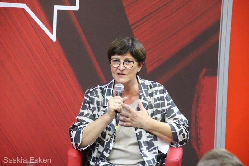 Liderul SPD Saskia Esken nu a exclus livrarea de avioane Ucrainei, din Germania. Care este „factorul decisiv”