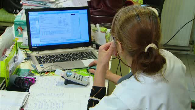 Medicii cer Colegiului Medicilor o ”poziție fermă”, după ce mai mulți doctori au contestat vaccinarea la un eveniment politic