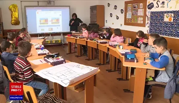 La o școală din Valea Doftanei elevii lucrează cu roboți încă clasa I. Cum au reușit profesorii să atragă fonduri europene