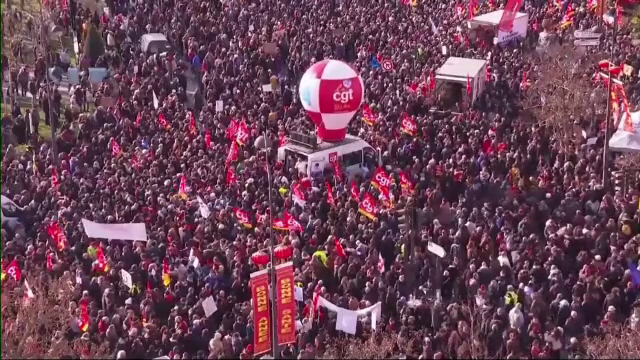 Protestele față de planurile lui Macron se intensifică în Franța. 500.000 de oameni au ieșit în stradă
