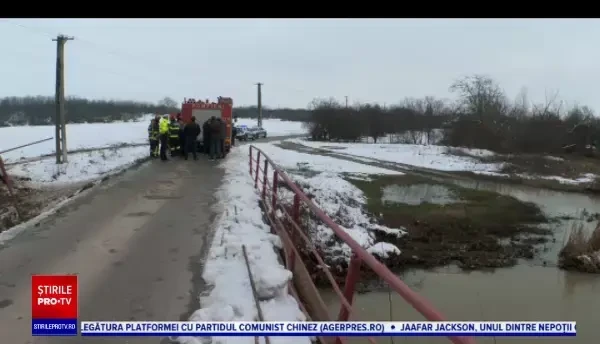 Doi bărbați s-au înecat după ce au ajuns cu mașina într-un râu din Argeș. Plecaseră după hrană pentru porumbei