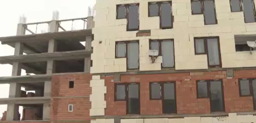 Sute de oameni s-au trezit că au cumpărat apartamente într-un bloc-fantomă din Cluj-Napoca. Metoda de înșelătorie folosită