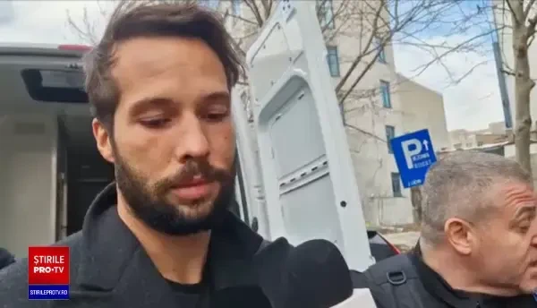 Frații Tate le-au dat jurnaliştilor un bilețel scris de mână. „Spuneți lumii ce se întâmplă!”