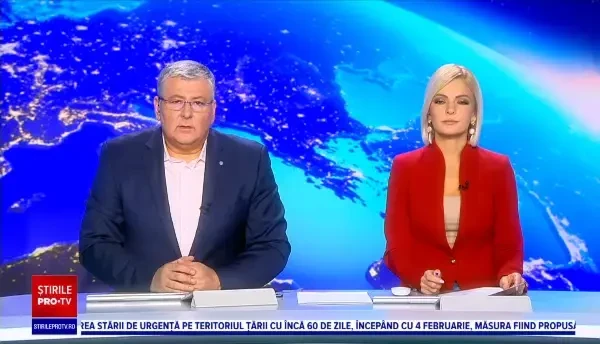 Șofer salvat în ultima clipă dintr-o mașină cuprinsă de flăcări. Imaginile sunt dramatice