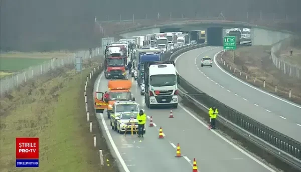 MAE: Un autocar care transporta 32 de români s-a răsturnat în Slovenia. Trei morți și patru răniți duși de urgență la spital