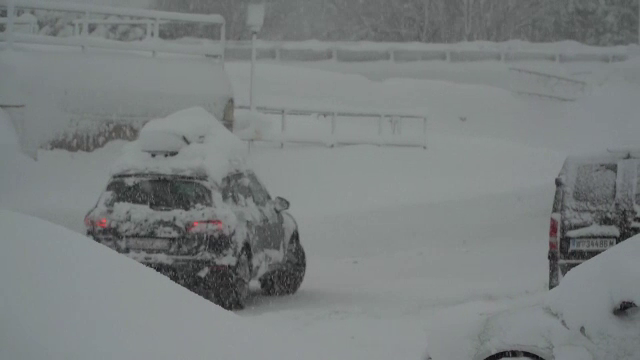 Ninsorile din Austria creează mari probleme. Au avut loc trei avalanșe, iar cel puțin o persoană a murit