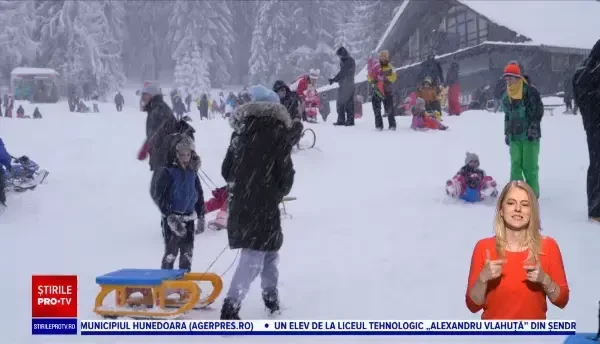 Peisaje de basm în Munții Apuseni, unde a nins din belșug. Turist: "Una dintre puținele bucurii care ne-a mai rămas”