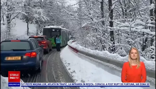 La munte este cod roșu de distracție. Oamenii au stat la cozi atât pe drumurile de acces către munte cât și în stațiuni
