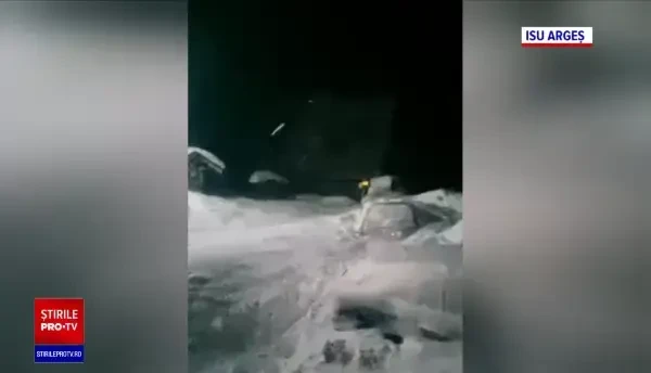Cu cât au fost amendați turiștii care au mers cu mașinile la cabana lovită de avalanșă, deși drumul era închis